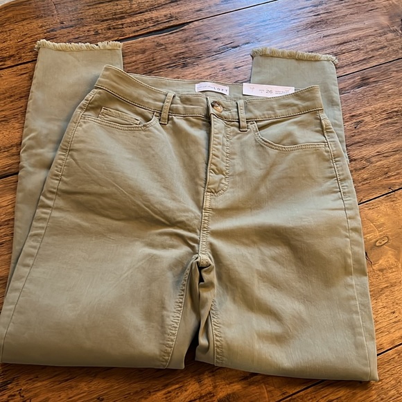 NWT Loft Olive Green High Waist Skinny Crop Frayed Hem Jeans.  Size 26 - Picture 5 of 7